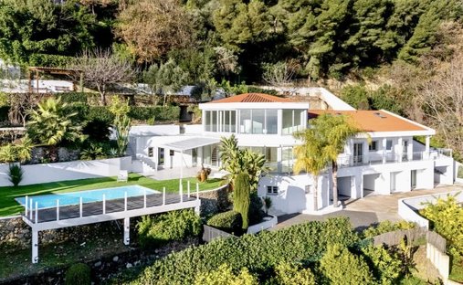 Villa in Village-Cros de Caste-Coupiere-Mont Gros, Roquebrune-Cap-Martin, France 1