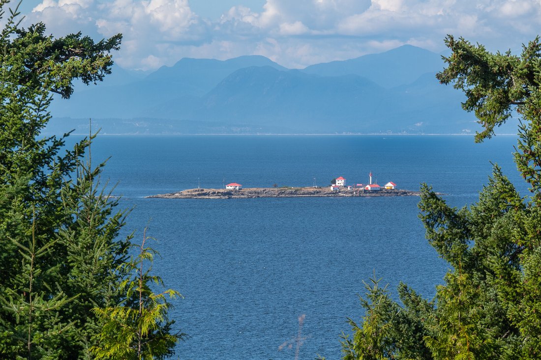 House in Gabriola, British Columbia, Canada 3 - 16018430