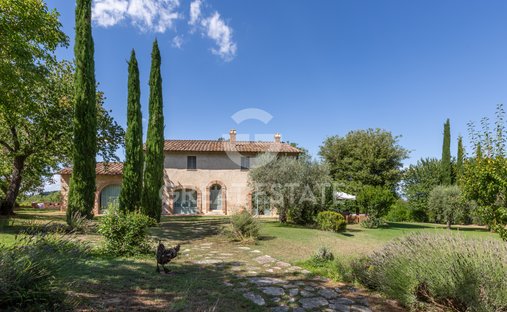 Castle for Sale in Cetona, Tuscany, Italy