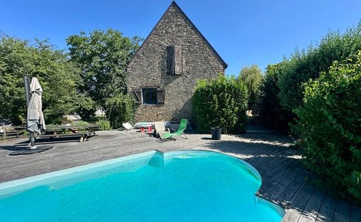 House in Centre Peri, Saint-Ave, France 1