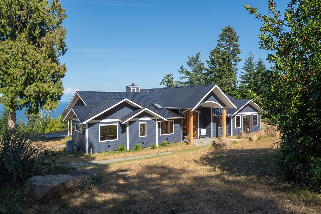 House in Gabriola, British Columbia, Canada 2 - 16018430