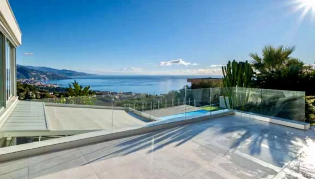 Villa in Village-Cros de Caste-Coupiere-Mont Gros, Roquebrune-Cap-Martin, France 2 - 16018573