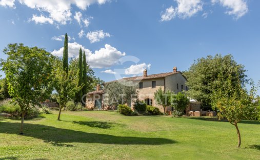 Castle for Sale in Cetona, Tuscany, Italy