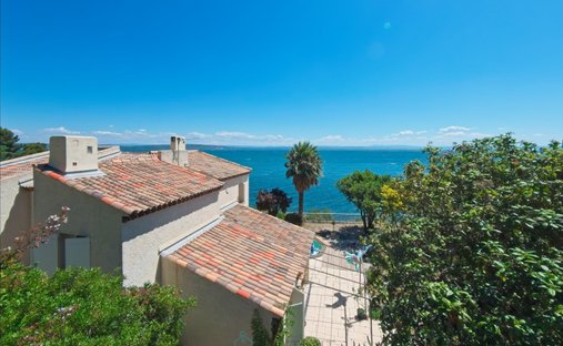Villa in ZI Le Tubé-La Bayanne, Istres, France 1