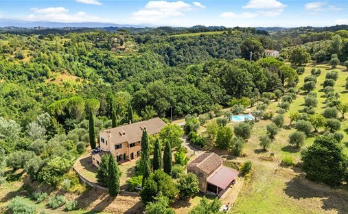 Country House in Palaia, Tuscany, Italy 1