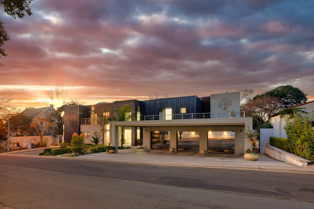 Estate in Sandton, Gauteng, South Africa 3 - 16018025