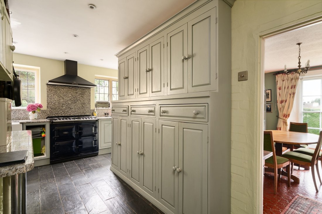 House in Woldingham, England 5 - 16018577