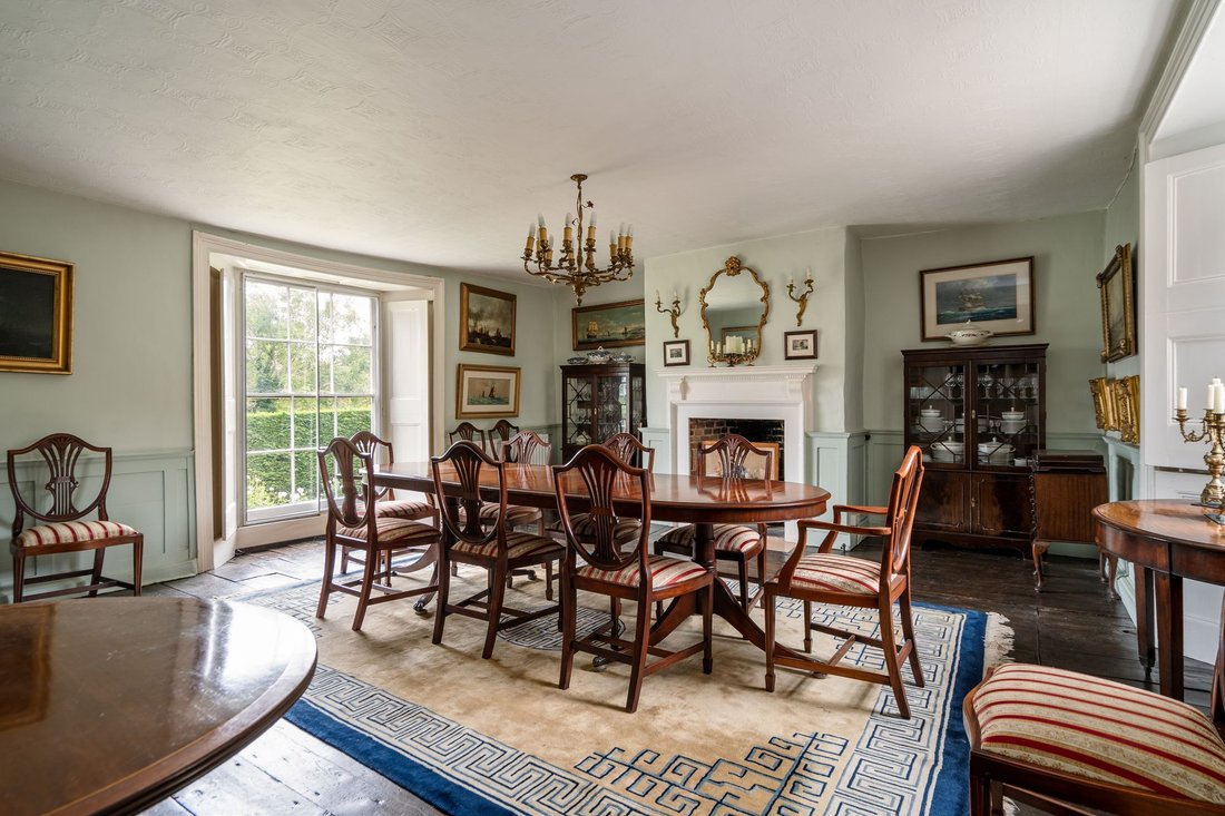 House in Woldingham, England 3 - 16018577