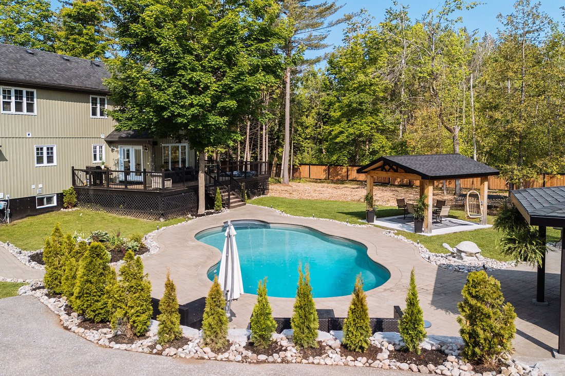 House in Medonte, Ontario, Canada 3 - 16017844