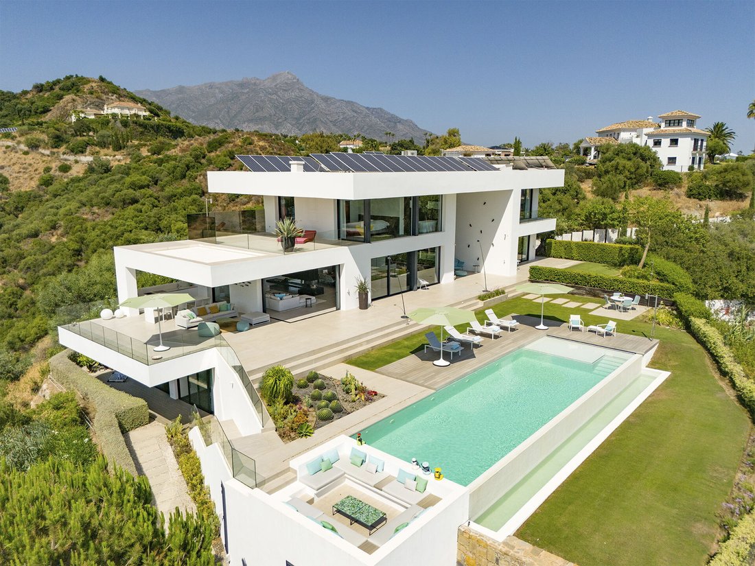 Villa in La Quinta, Benahavis, Andalusia 2 - 15884133