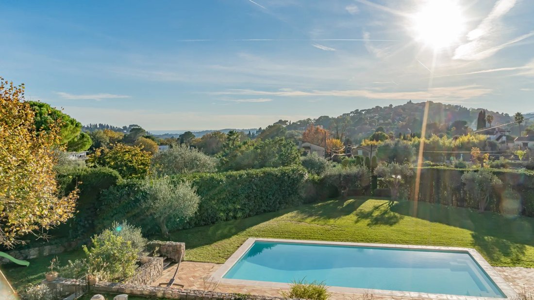 Estate in Mougins, Provence-Alpes-Côte d'Azur, France 2 - 16019787