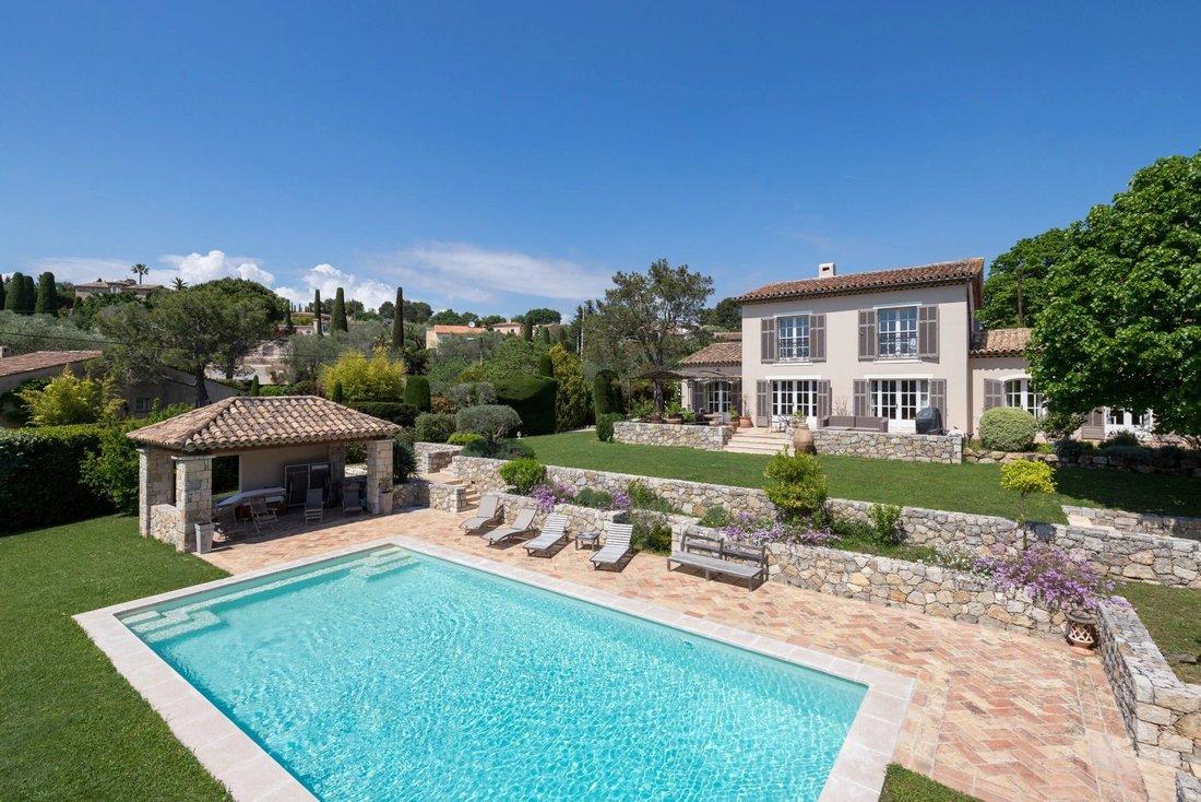 Estate in Mougins, Provence-Alpes-Côte d'Azur, France 1 - 16019787