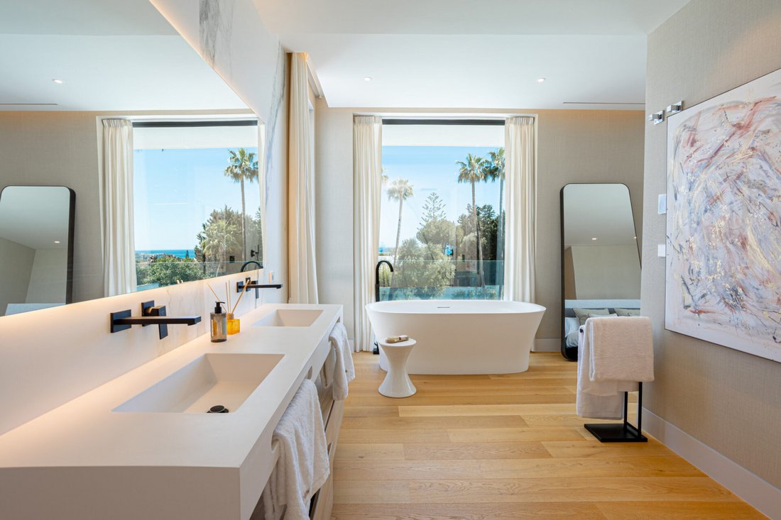 Villa in Estepona, Andalusia, Spain 4 - 16017811
