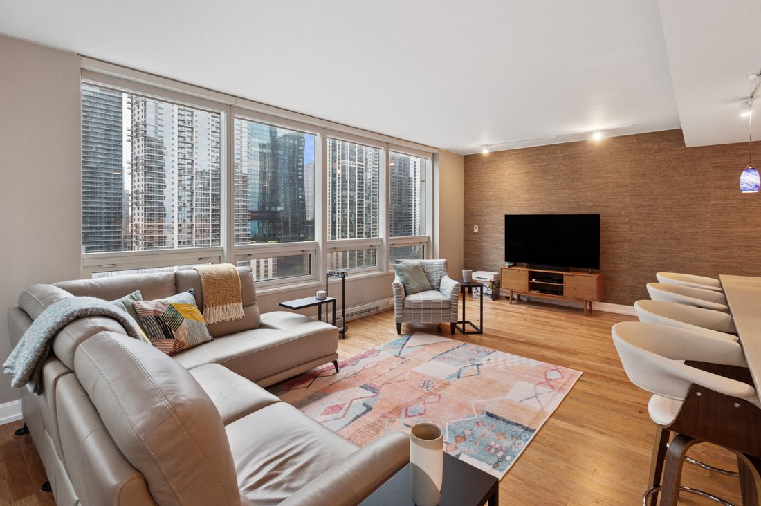 House in Chicago, Illinois, United States 1 - 16018235