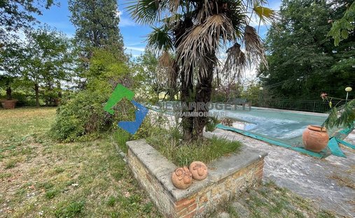 Castle for Sale in Cetona, Tuscany, Italy
