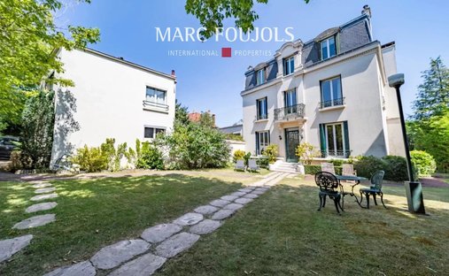 House in Plateau Ouest, Suresnes, France 1