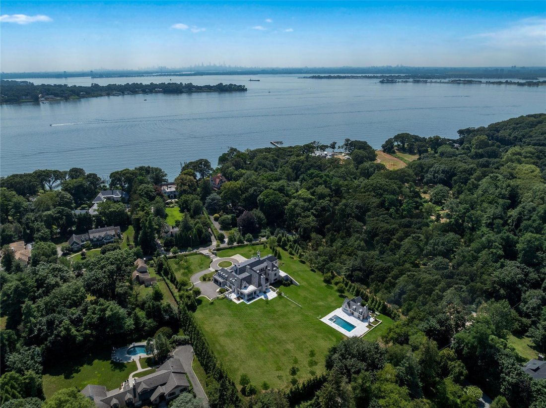 House in Port Washington, New York, United States 1 - 16018104