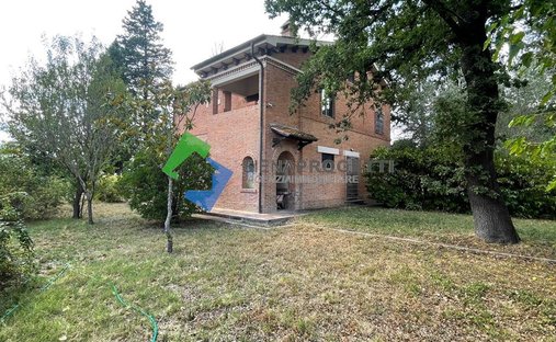 Castle for Sale in Cetona, Tuscany, Italy