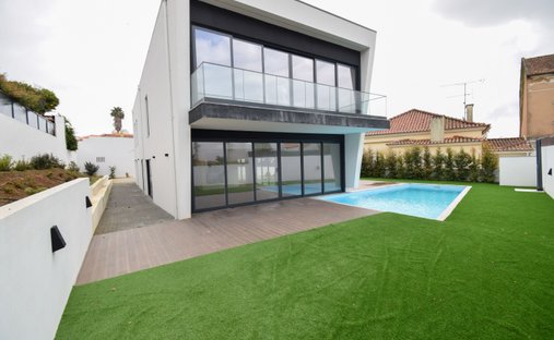 Villa in Parede, Lisbon, Portugal 1