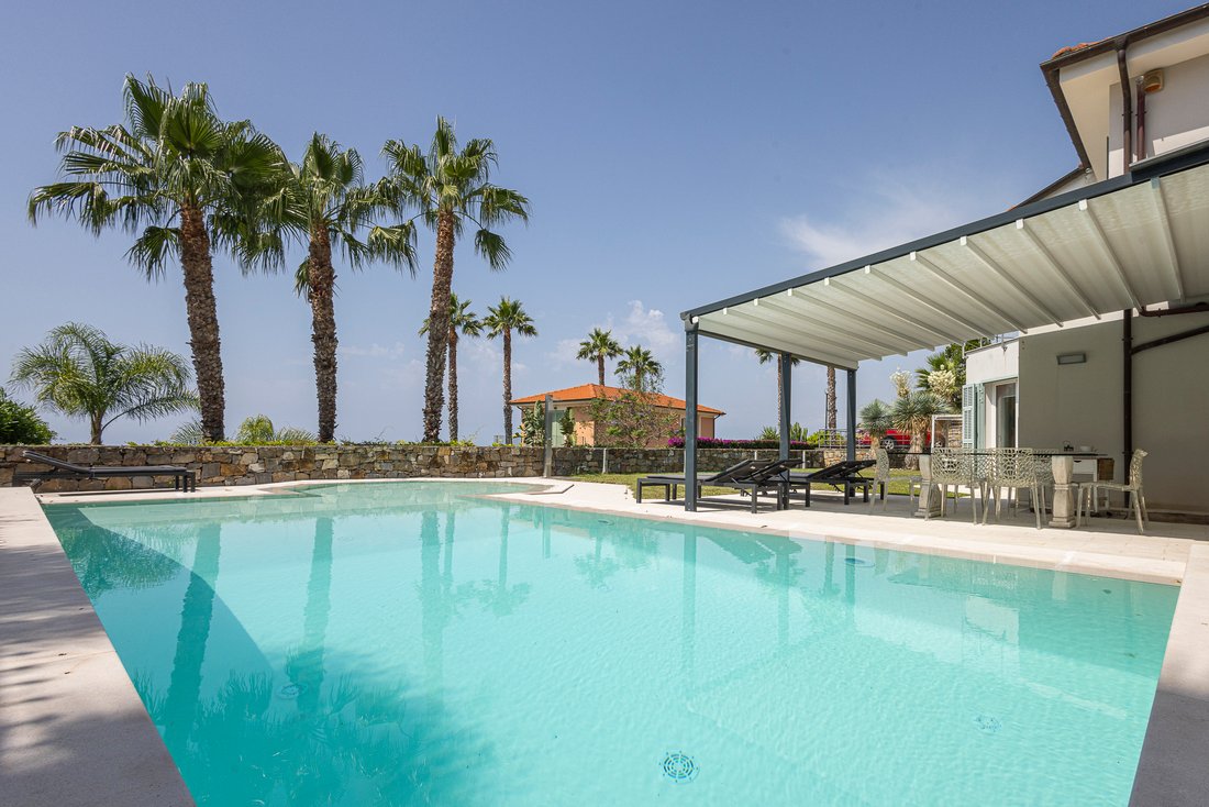 Villa in Bordighera, Liguria, Italy 1 - 16017329