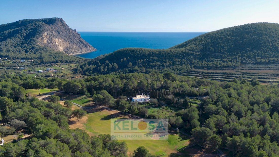 Chalet in Roca Llisa, Santa Eularia des Riu, Balearic Islands 1 - 16021066