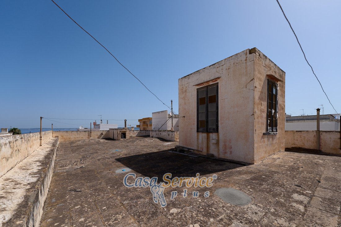 The Star-Vaulted Palace Where Sea Meets Sky in Gallipoli’s Heart