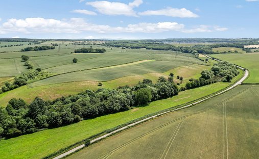 Land in Derbyshire, England 1