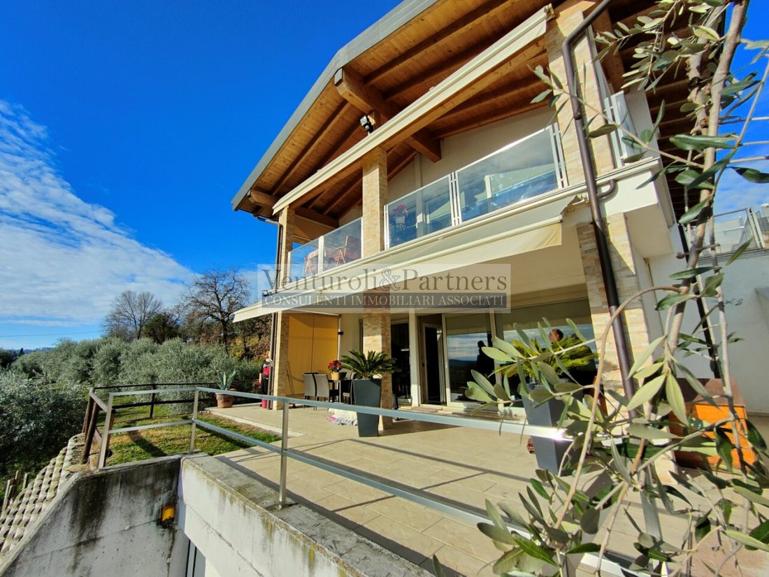 Villa in Hill Zone, Padenghe sul Garda, Lombardy 1 - 12471383