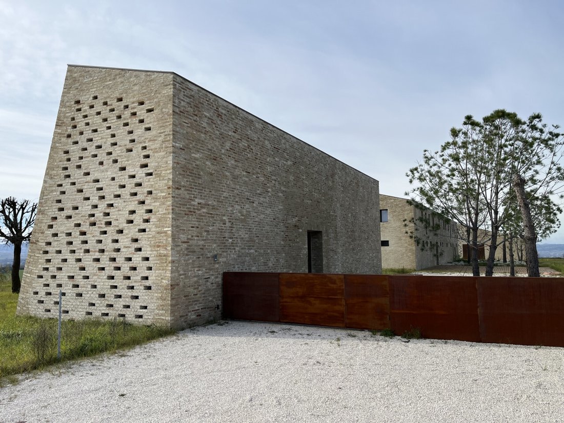 Villa in Historic Center, Iesi, Marche 3 - 12558626
