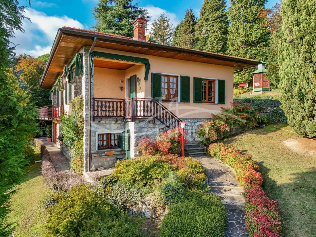 Villa in Proserpio, Lombardy, Italy 1 - 14843347