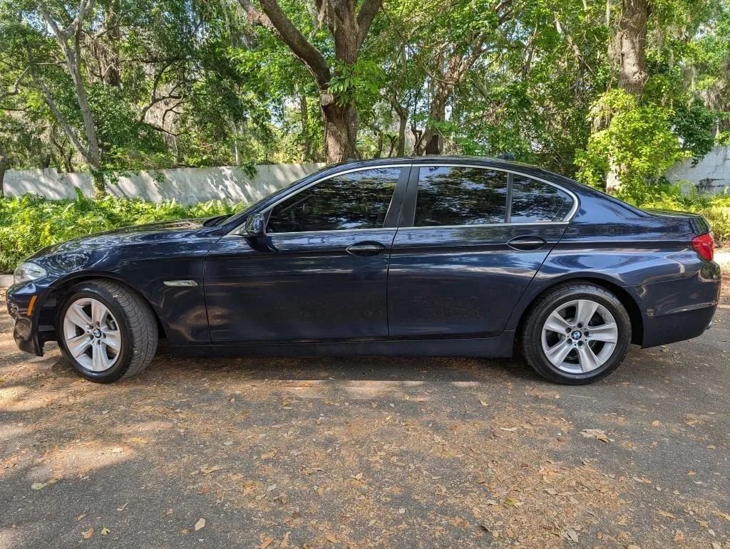 Sedan in Tampa, FL, United States 2 - 16022285