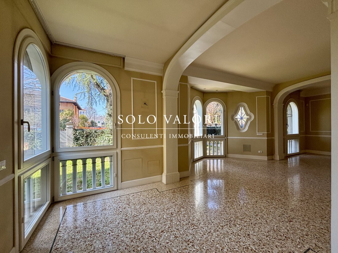 Villa in Castelfranco Veneto, Veneto, Italy 1 - 15478996