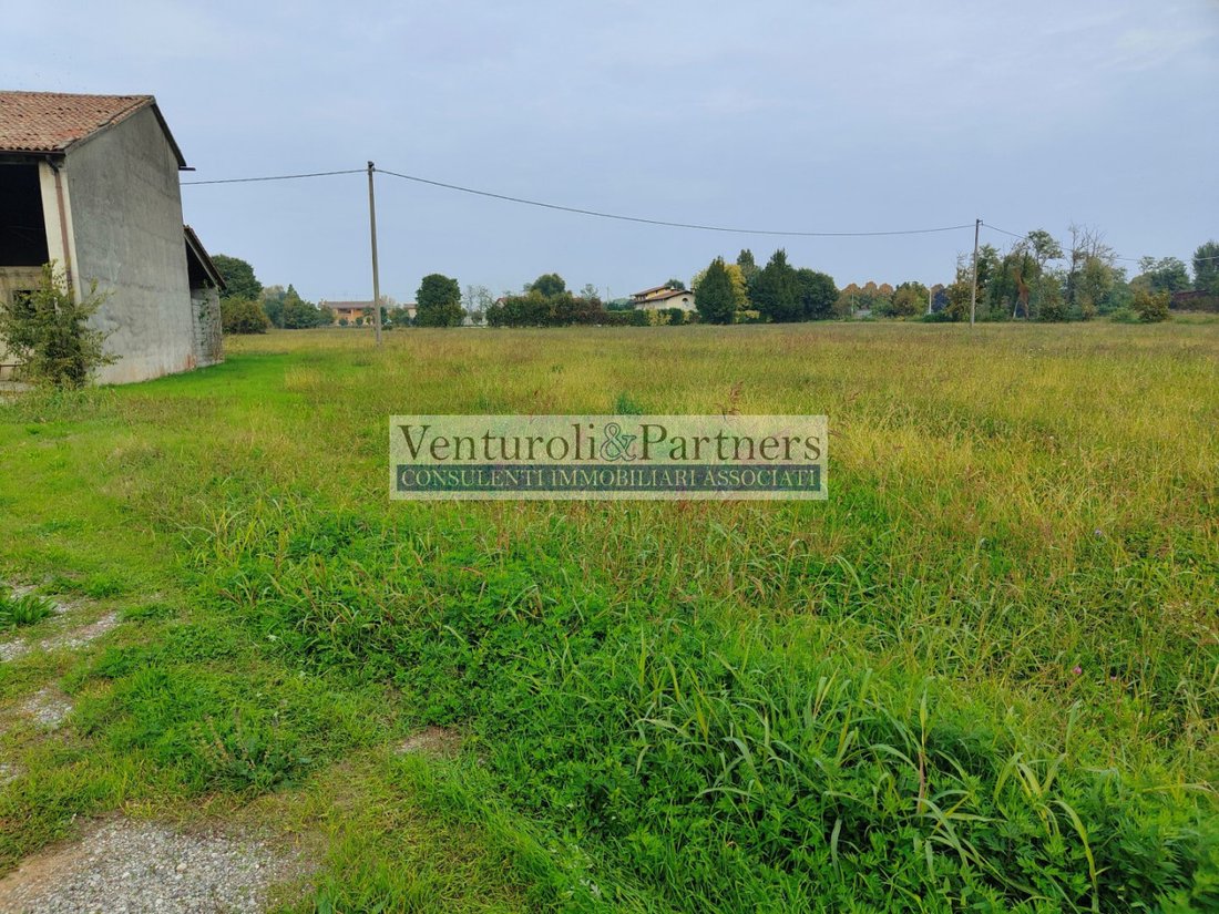 Land in Montichiari, Lombardy, Italy 1 - 14374704
