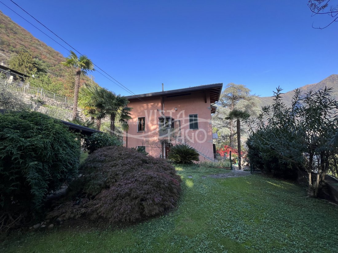 Villa in Carate Urio, Lombardy, Italy 1 - 12374579