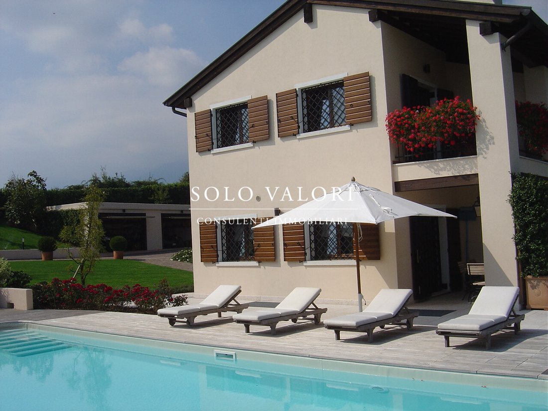 Villa in Caniezza, Veneto, Italy 3 - 15478997
