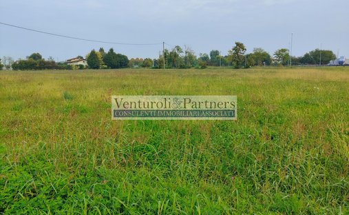 Castle for Sale in Sant'Antonio, Tuscany, Italy