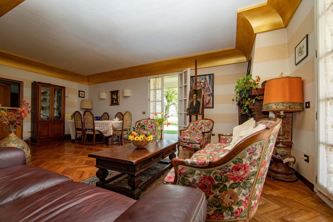 Villa in Cento, Emilia-Romagna, Italy 2 - 14125274