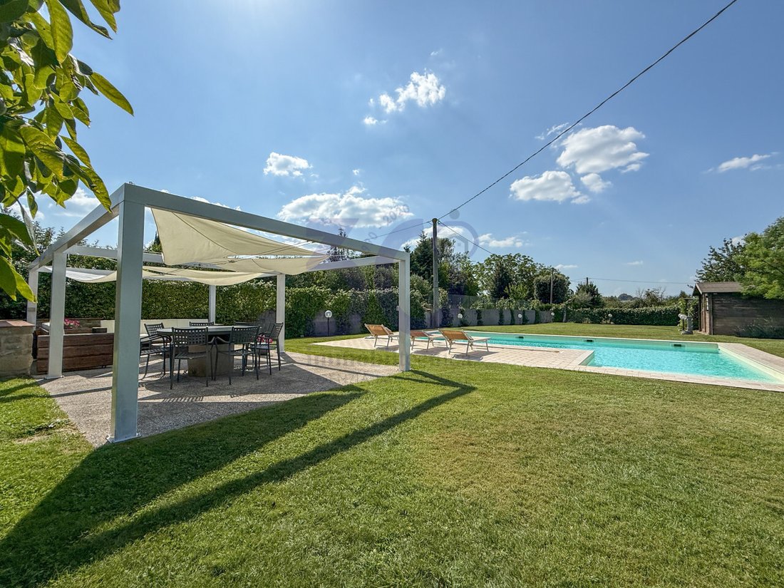 Casa en Puglia, Toscana, Italia 1 - 15896832