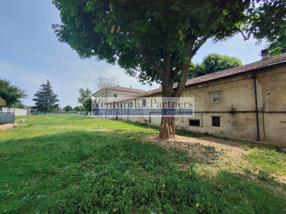 A Crown of Stone & Verdure: Lombardy’s Timeless Palace Awaits Its Sovereign