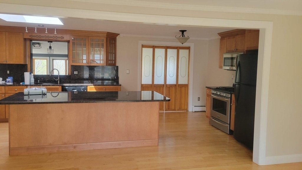 House in Saugus, Massachusetts, United States 4 - 16022763