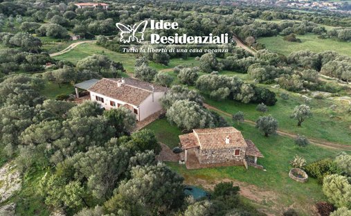 Villa à Luogosanto, Sardaigne, Italie 1