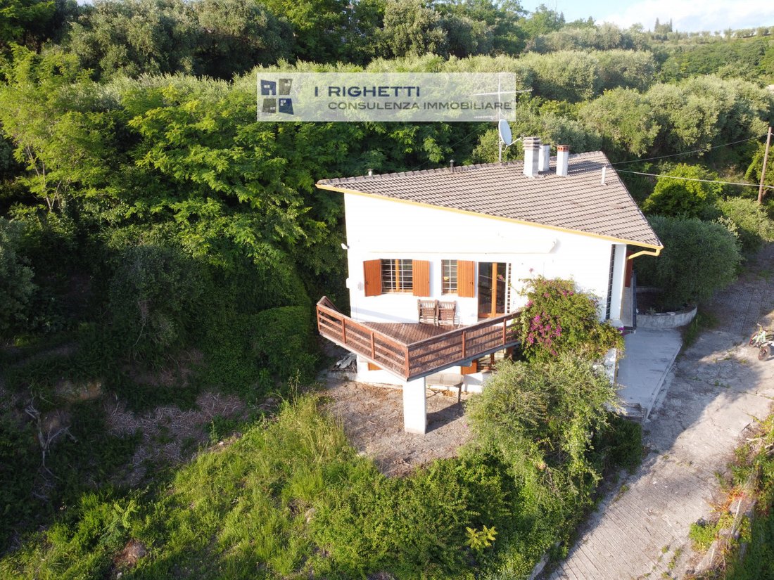 Villa in Lazise, Veneto, Italy 2 - 15700870