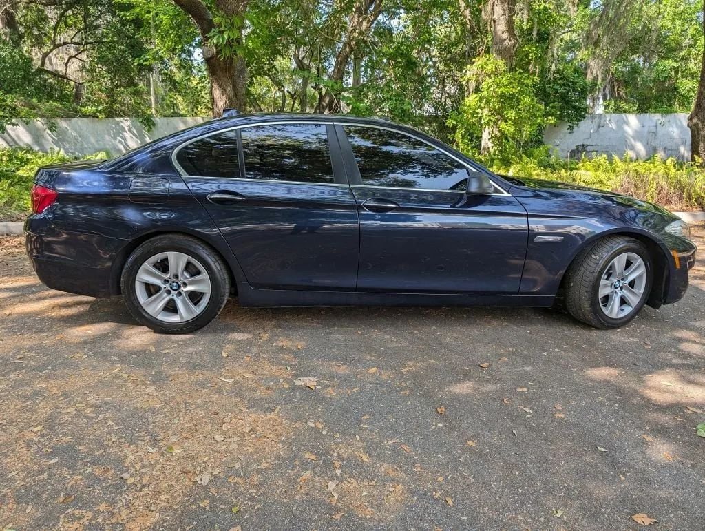 Sedan in Tampa, FL, United States 5 - 16022285