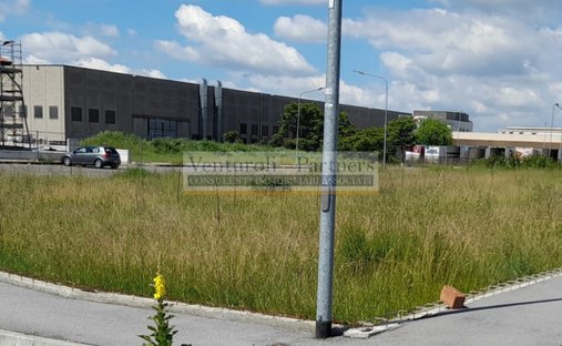 Land in Manerba del Garda, Lombardy, Italy 1