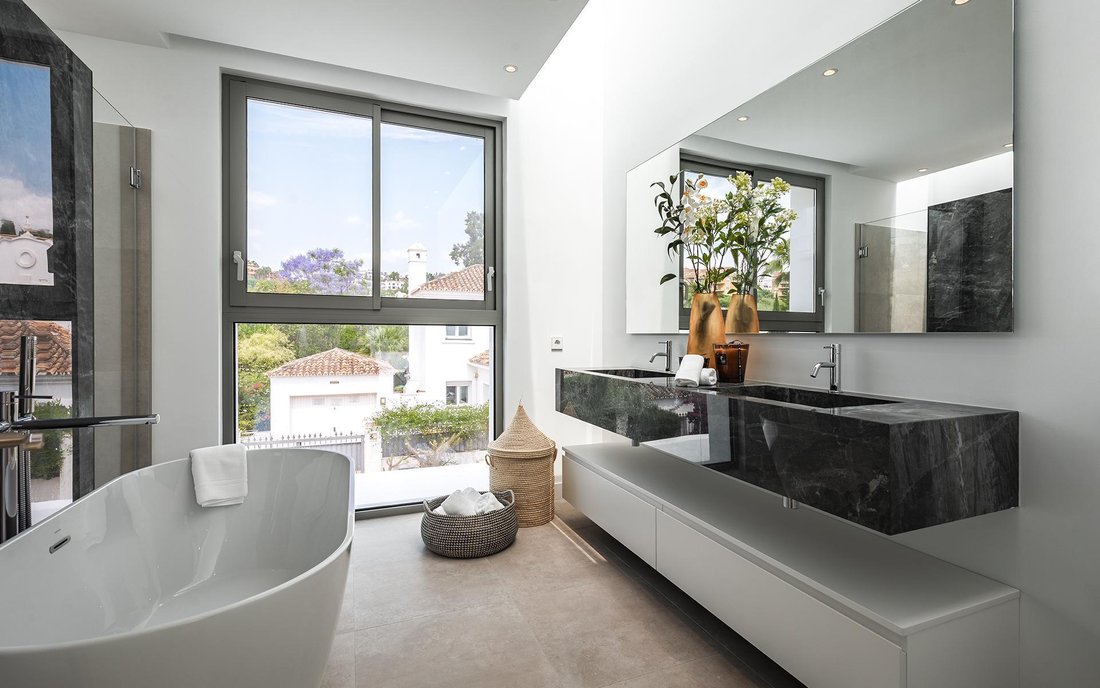 Villa in Estepona, Andalusia, Spain 3 - 16024530