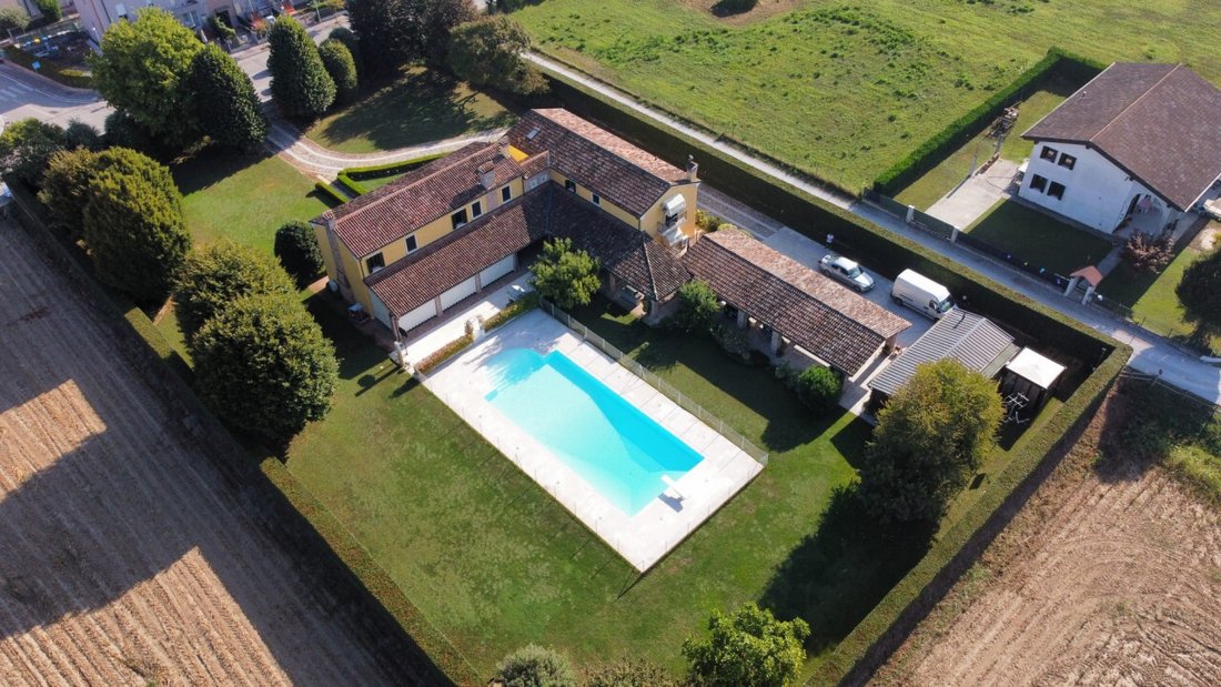 Villa in Mestrino, Veneto, Italy 2 - 15471968