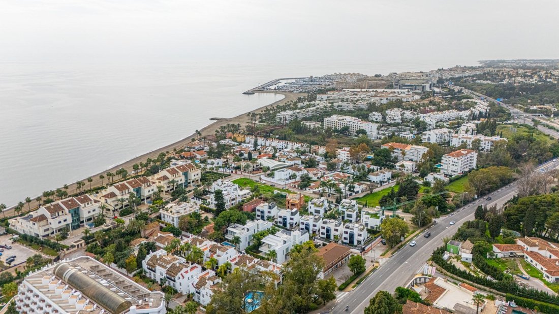 Villa in Golden Mile, Andalusia, Spain 2 - 16024105
