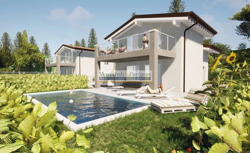 Villa in Moniga del Garda, Lombardy, Italy 1