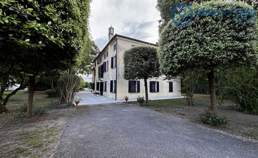 Villa in Boara Pisani, Veneto, Italy 1