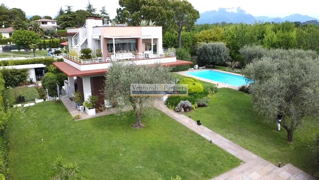 Villa in Moniga del Garda, Lombardy, Italy 3 - 14191478